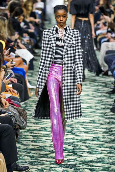 Look 15